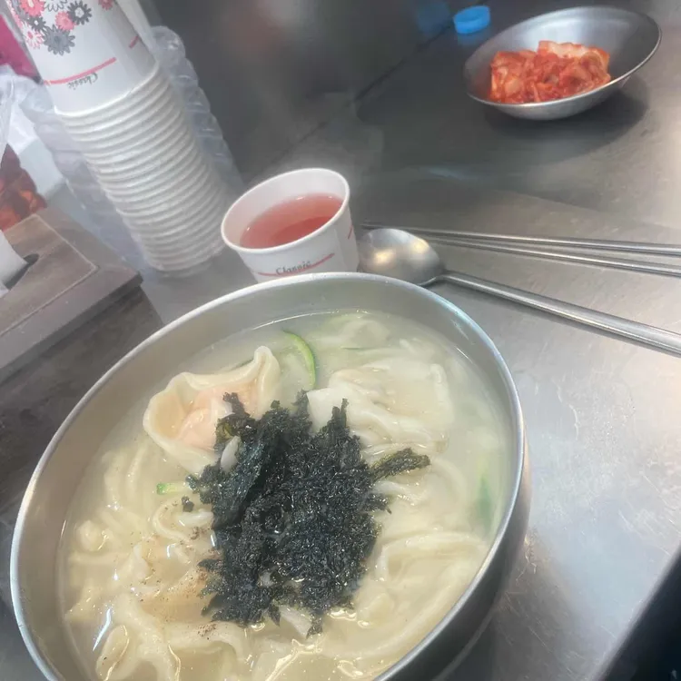 광장시장 고향칼국수 photo