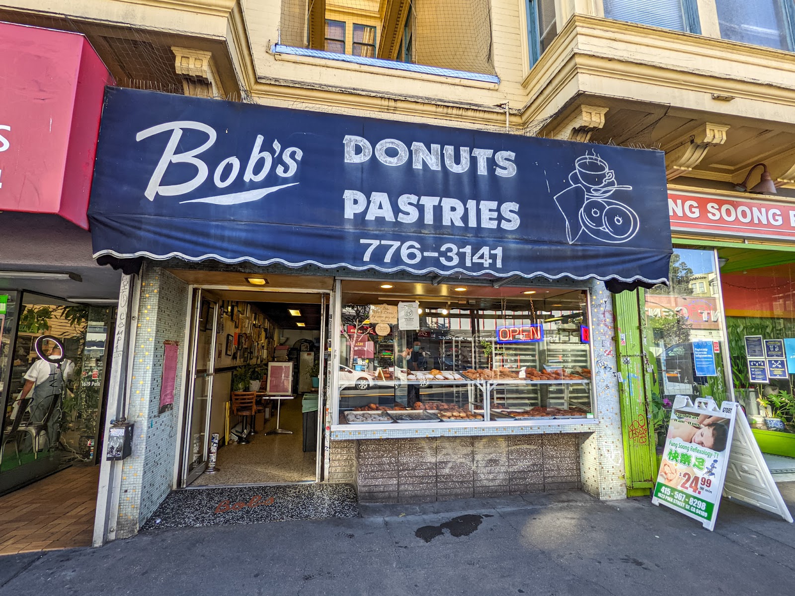 Bob's Donuts photo