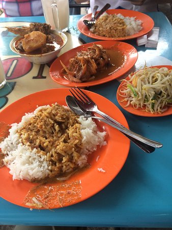 Loo's Hainanese Curry Rice photo